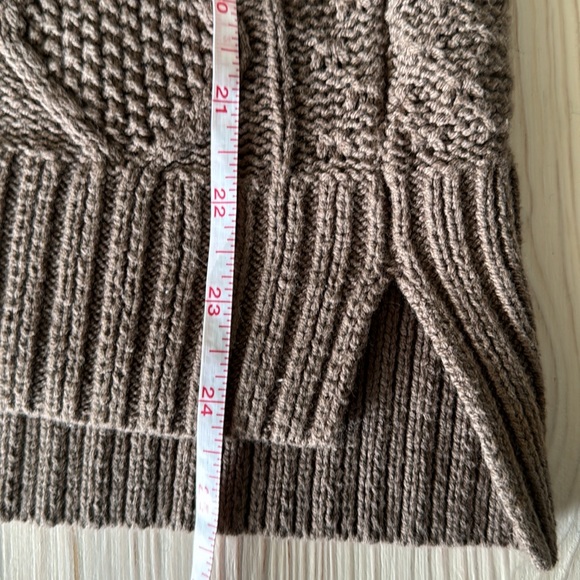 BDG Cable High/Low Crew Neck Knitted Elbow patch Pullover Brown Sweater XS - Picture 11 of 12